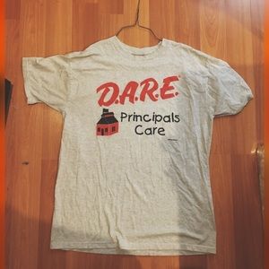 VINTAGE DARE TO RESIST DRUGS TSHIRT SIZE XL